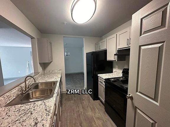 3rd image of 3203 Fairington Village Dr