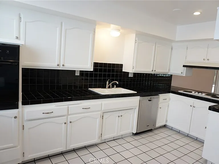 4610 Densmore Ave #20 — Photo 17