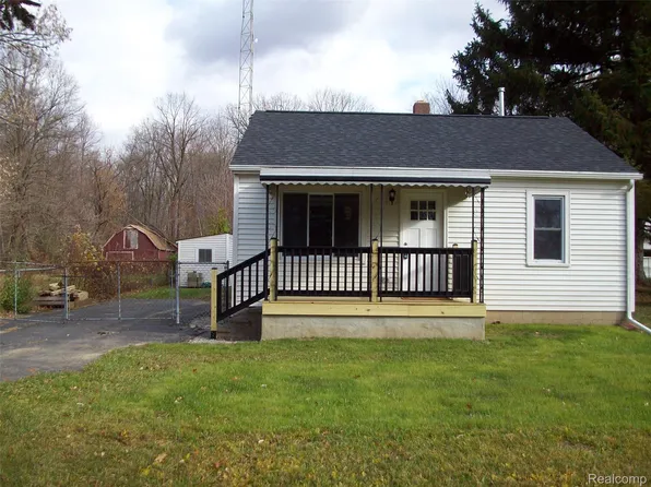 3454 Eastdale Dr, Flint, MI 48506