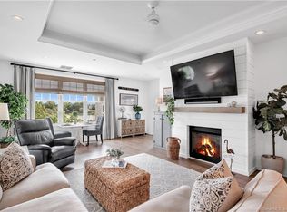 60 Maple St APT 30, Branford, CT 06405