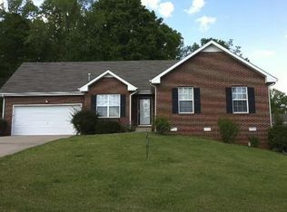 329 Cottonwood Ct, Clarksville, TN 37040