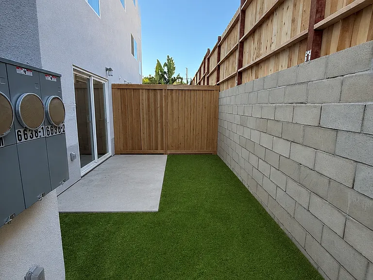 6638-6644 Valjean Court — Photo 18