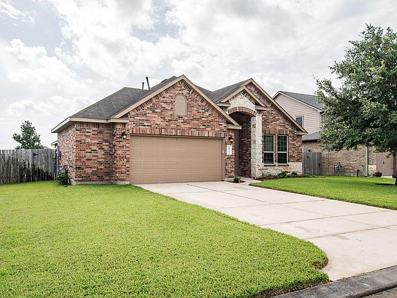 2nd image of 18714 Deer Trace Dr