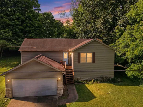 115 Grand Ridge Rd, Howard, OH 43028