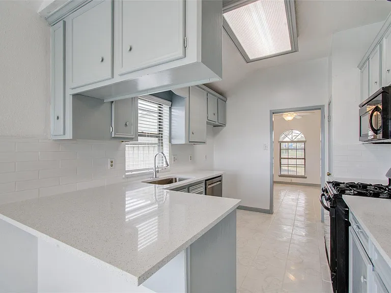 2538 Knights Cir — Photo 16