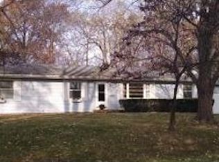71 Town And Country Dr, Decatur, IL 62526
