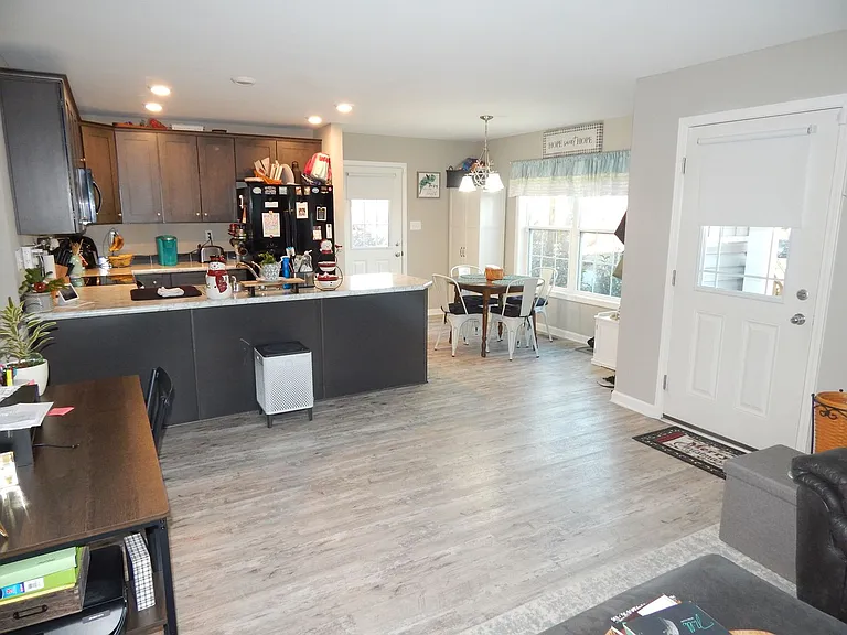 180 Economy St — Photo 4