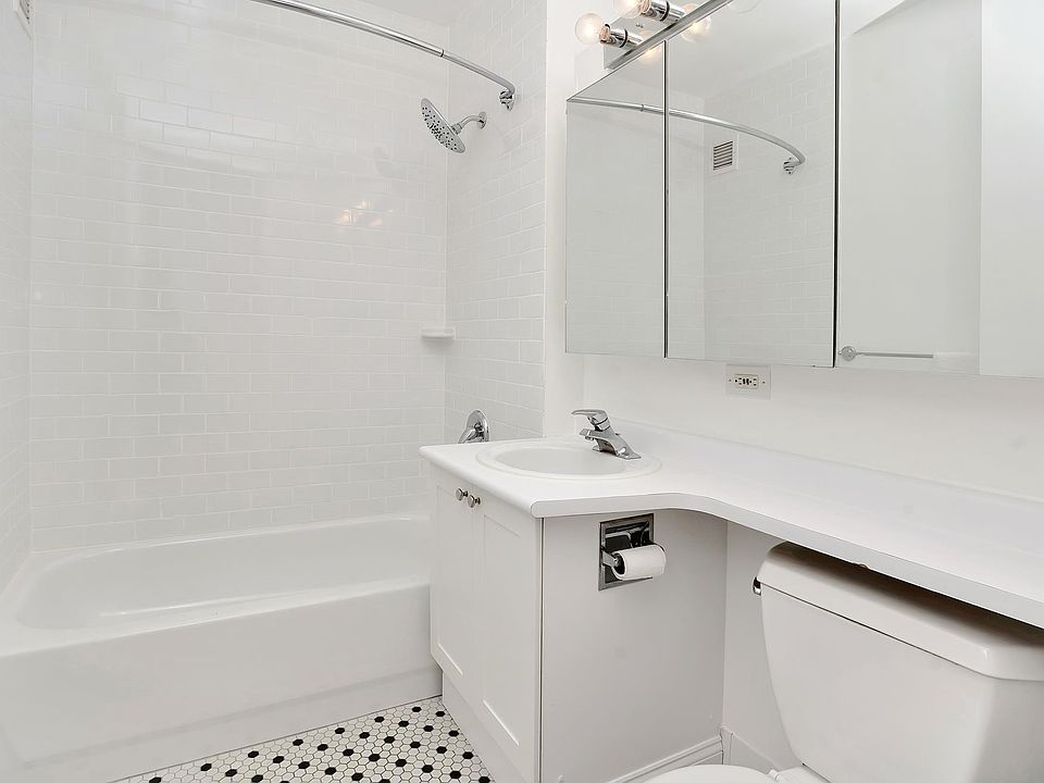 1st image of 88 Greenwich St APT 421