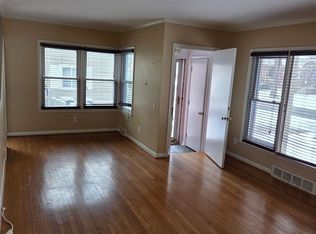 879 Notre Dame St, Grosse Pointe, MI 48230