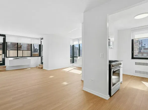 75 W End Ave, New York, NY