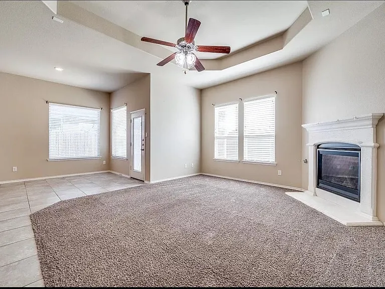 2025 Lake Vista Dr — Photo 17