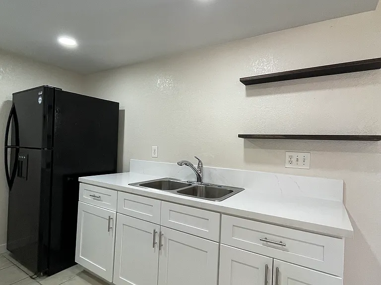 1126 W Ralston St #A — Photo 5