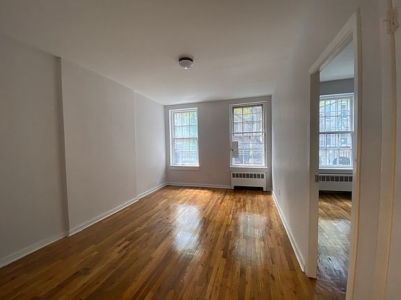 2nd image of 403 W 44th St #2R