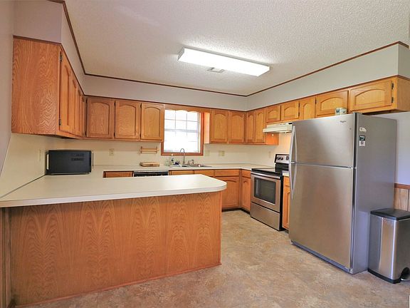 3rd image of 158 Leisure Dr
