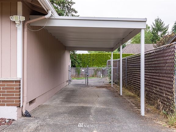 5th image of 4907 4909 63rd Avenue W