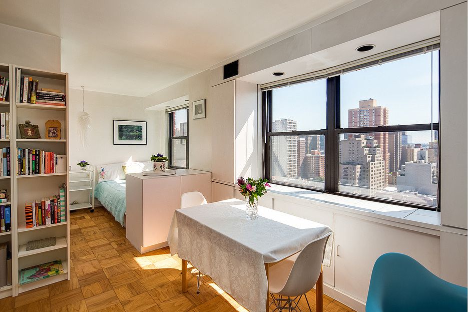 2nd image of 330 3rd Ave APT 21D