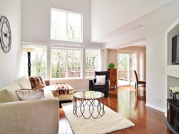 3rd image of 1327 Summersweet Ln