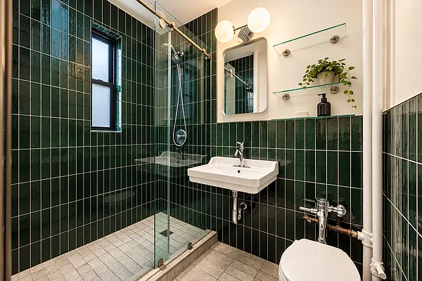 Bathroom, photo 1
