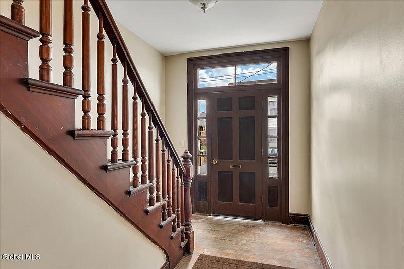 5th image of 39 111th Street