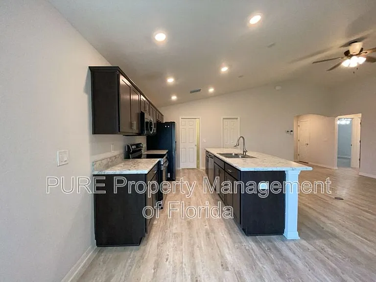 8925 SE 43rd Ave — Photo 5