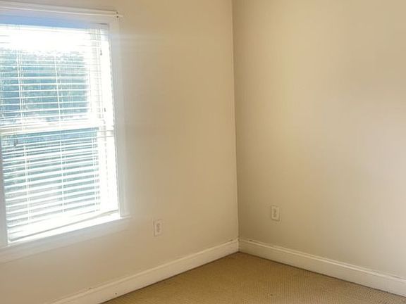 4th image of 650 N Lee Hwy #17