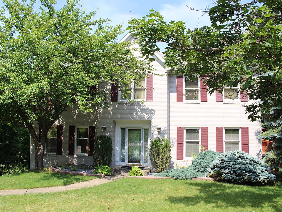 1st image of 414 Stag Horn Dr