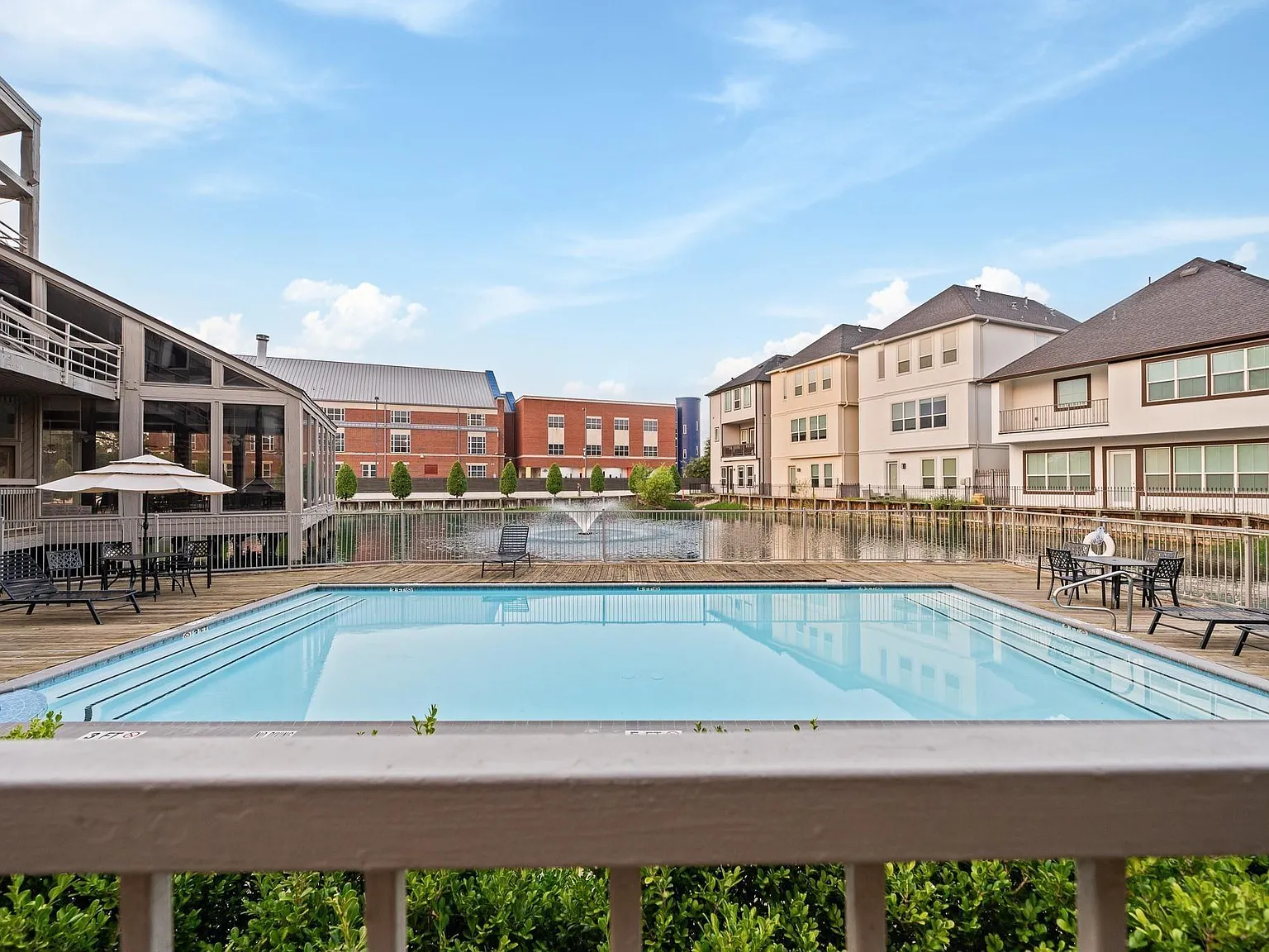 2 bed, 2.5 bath, 1488 sqft, $1,600 — Photo 2
