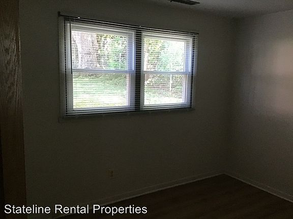 3rd image of 2220 22nd St