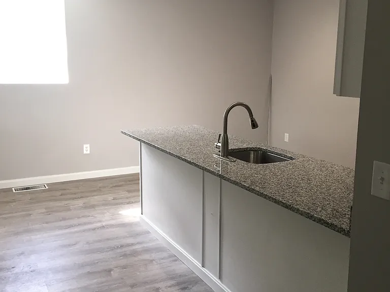 36 Abbott Street — Photo 20