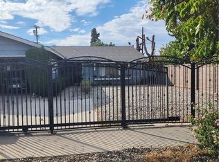 10883 Vinedale St, Sun Valley, CA 91352