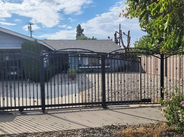 10883 Vinedale St, Sun Valley, CA 91352