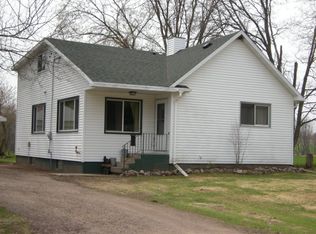 W11801 Shawano Ave, Leopolis, WI 54948