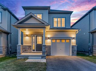 16 Bromley Dr, Pt Weller, ON L2M1R1