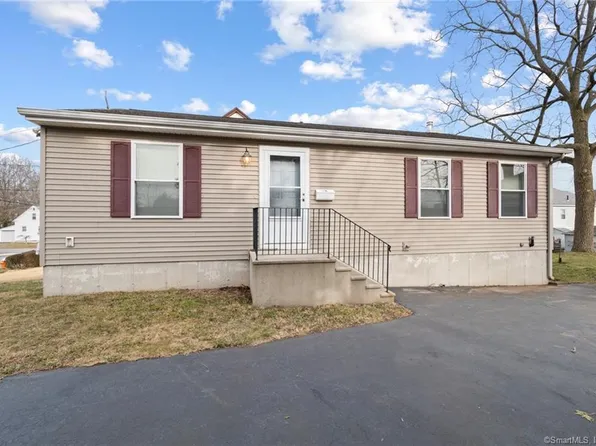 54 Ashcraft Road, New London, CT 06320