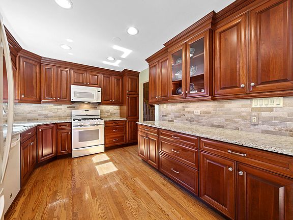 2nd image of 17657 W Dartmoor Dr