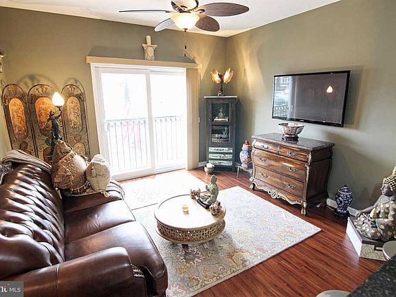 3rd image of 131 Prospect St #101