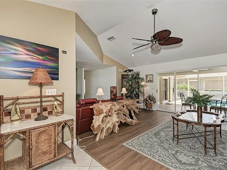3126 Meadow Run Dr — Photo 3