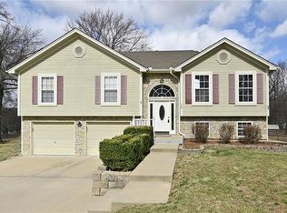 10 Wells Rd, Platte City, MO 64079