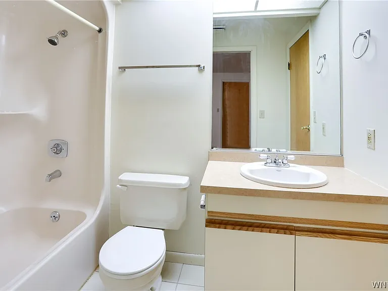 1250 Youngs Rd #H — Photo 7