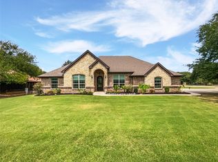 2214 Tree Top Ct, Granbury, TX 76049