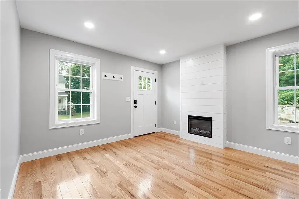 2 bed, 900 sqft, $2,300 — Photo 4