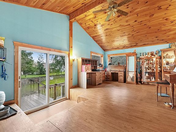 5th image of 1404 Jeffrey Dr