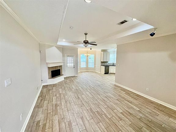 3rd image of 1003 Beaumont St