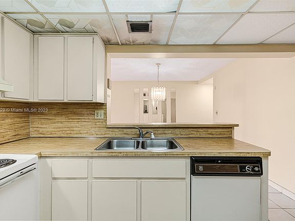 5th image of 9425 Fontainebleau Blvd APT 101