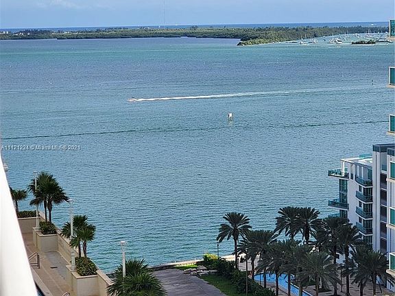 3rd image of 1200 Brickell Bay Dr APT 1819