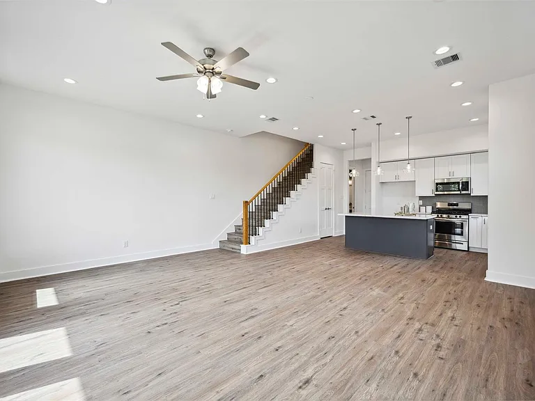 3504 Caplin St #B — Photo 8