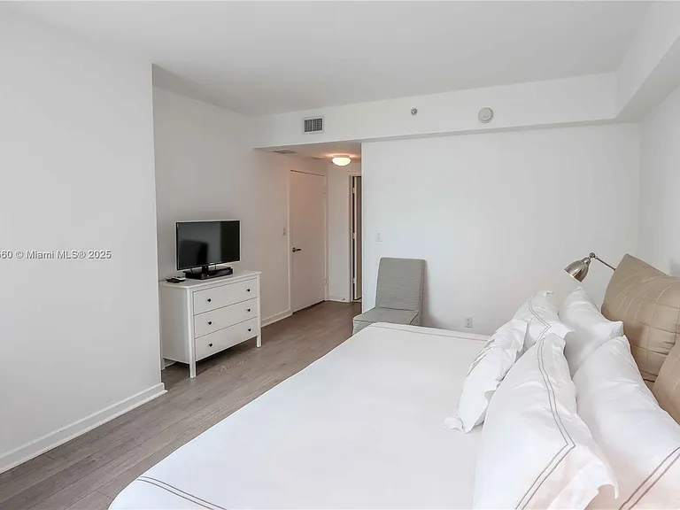 325 Biscayne Blvd #1422 — Photo 18
