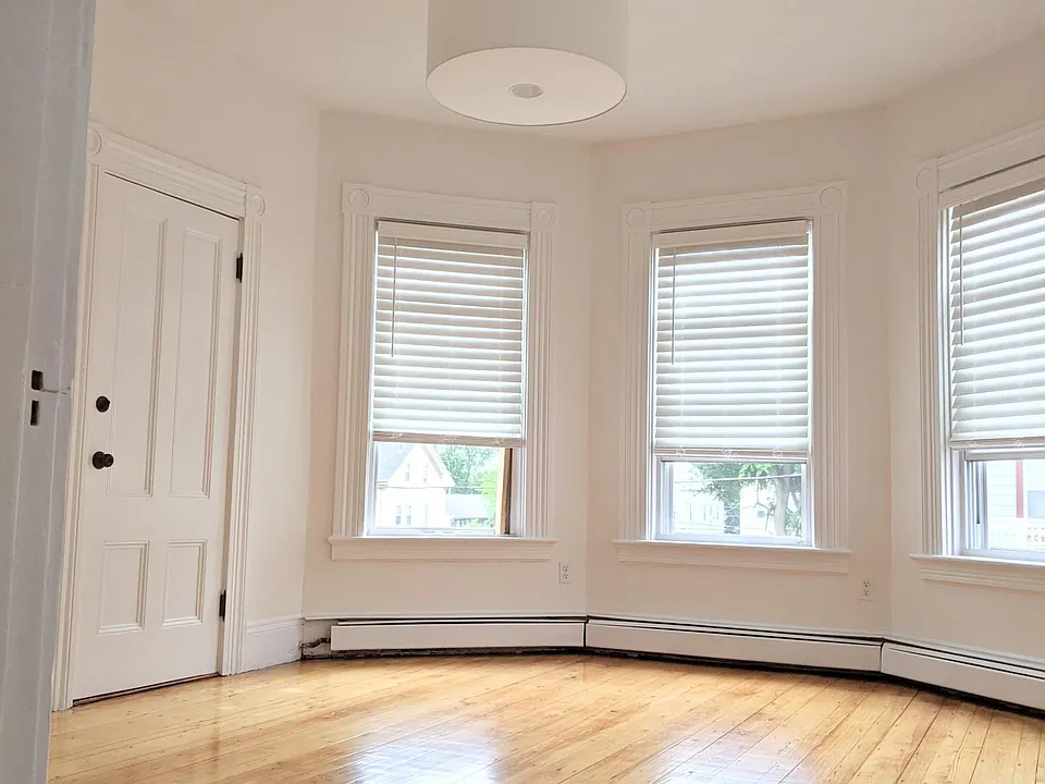 15 Violet St #2