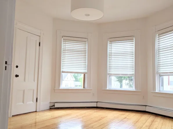 15 Violet St Floor 2, Providence, RI 02908