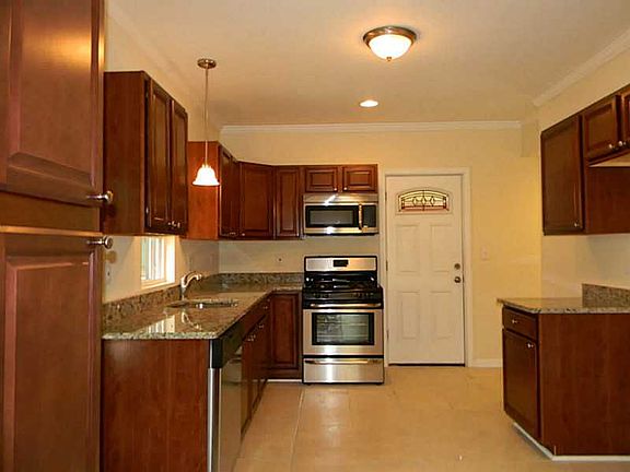 2nd image of 221 Roger Williams Ave